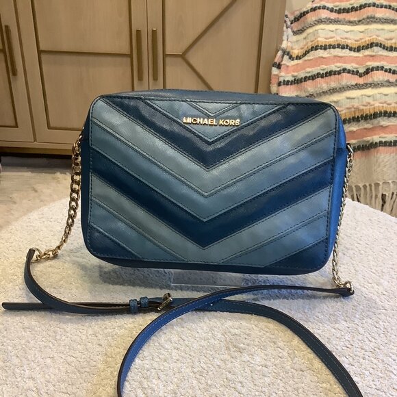 Beautiful Michael Kors Jet Set Travel Crossbody in Blue - Picture 1 of 6